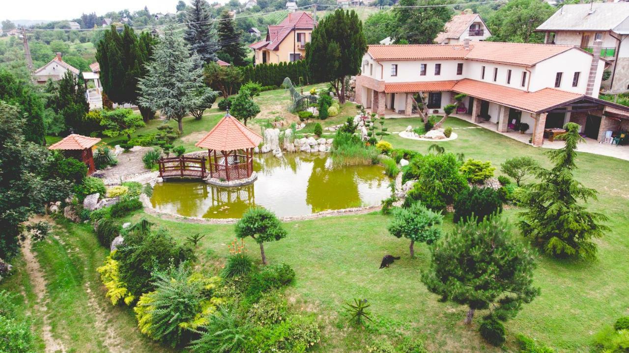 Villa Garden Zalaegerszeg Bagian luar foto