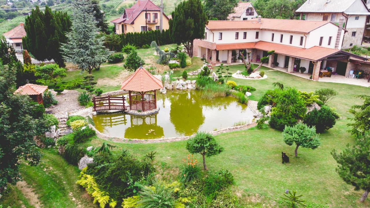 Villa Garden Zalaegerszeg Bagian luar foto